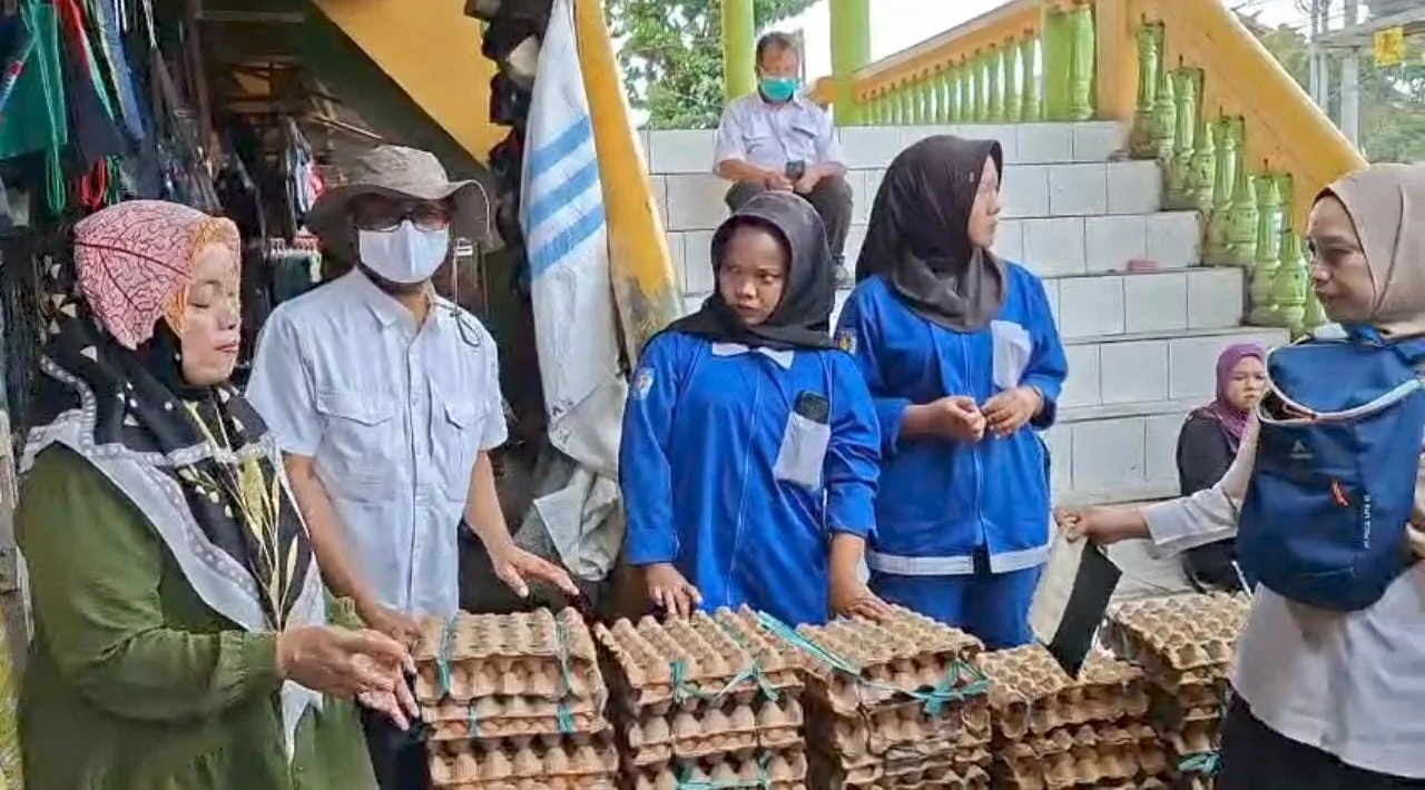 Pasar Murah Tekan Inflasi, Ratusan Warga Kobar Berbondong-bondong Berbelanja